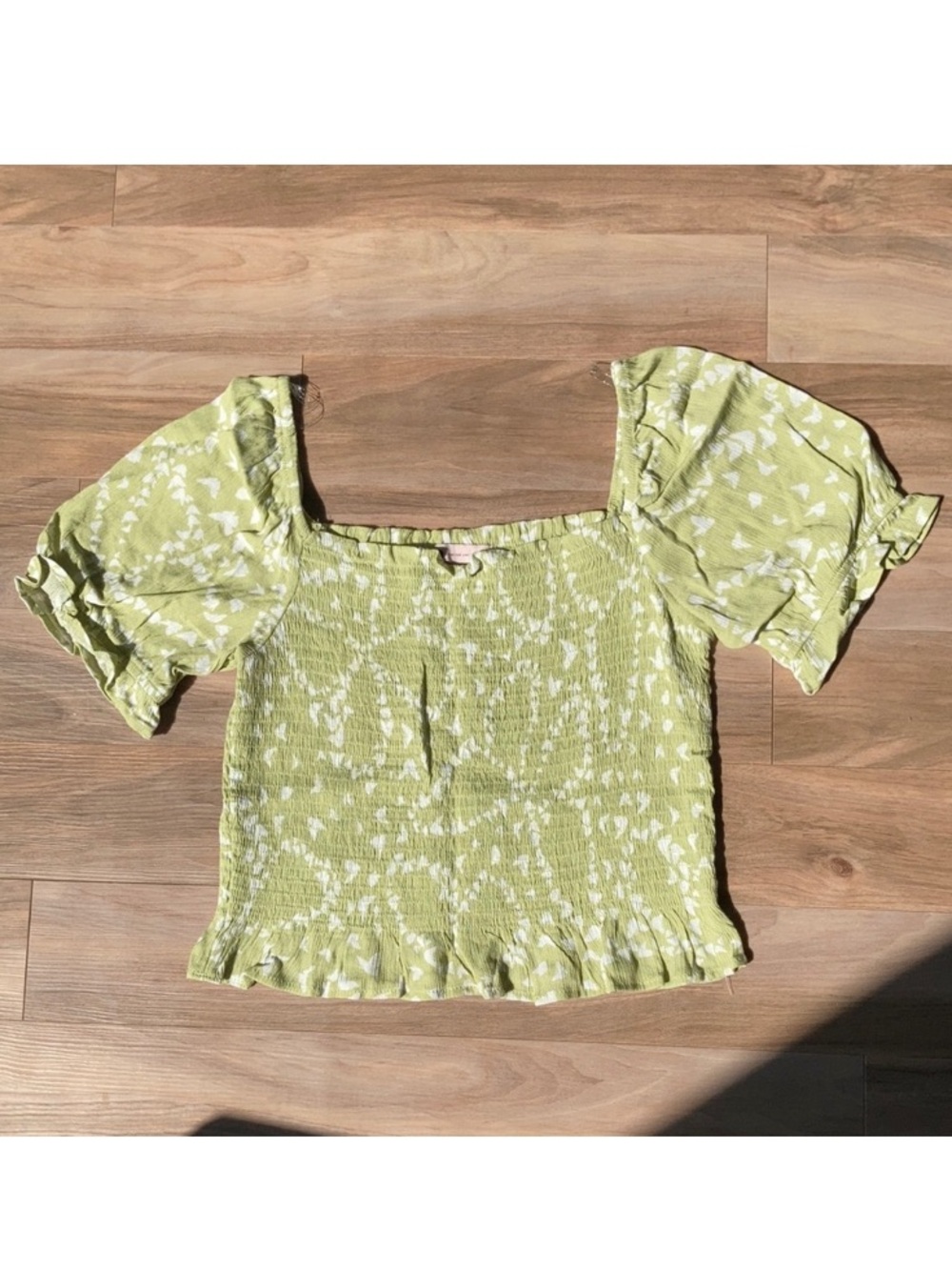 So crop top smocked puff sleeve boho casual butterfly abstract print L jrs